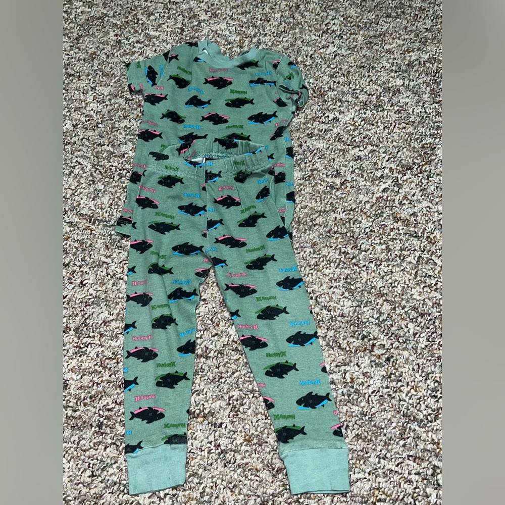 Boys, girls 18 month Hurley Fish Print Pajama Set, 18 months, outfit